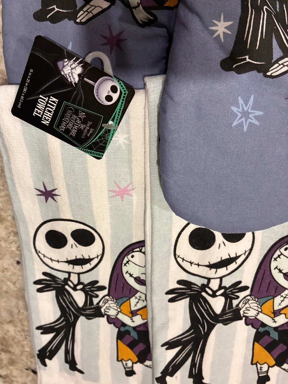 Nightmare Before Christmas Hand Towel & Oven Mitt Set Kitchen Decor